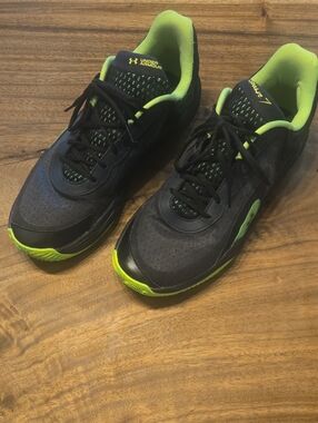 Under Armour Shoe